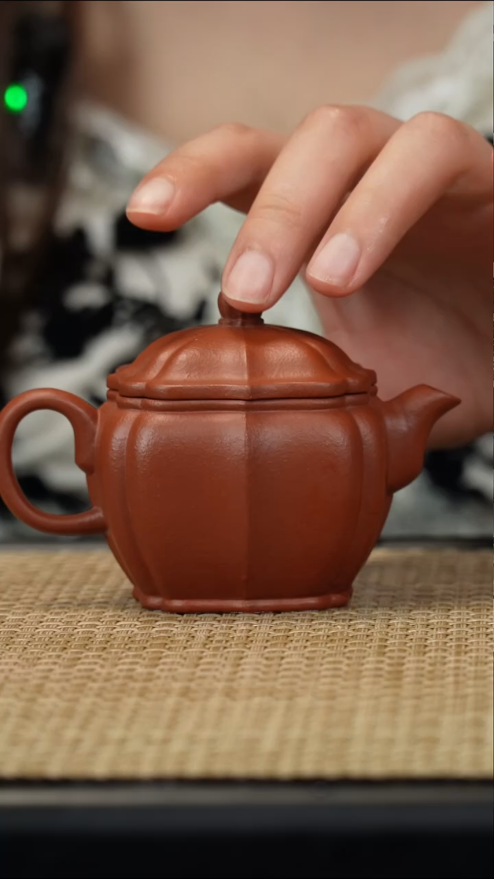 紫砂茶壶生砂筋纹汉瓦100cc
