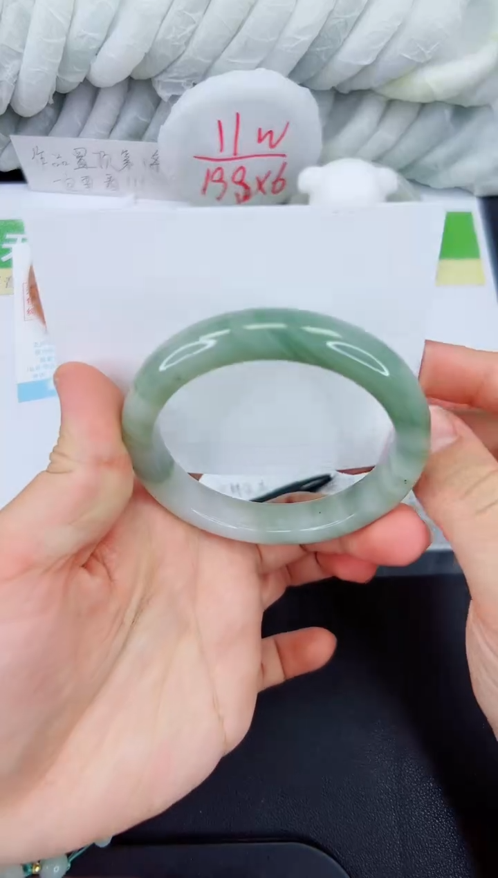 【闪购商品】石英质玉手镯未镶嵌465-56.4