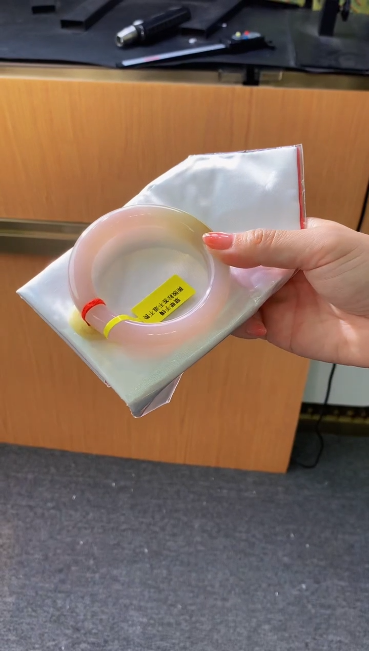 未镶嵌手镯翡翠-C256 圈口56.8 全款50万 定金2万