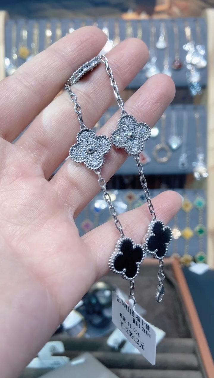 18K金镶嵌手链钻石钻石K白熊猫