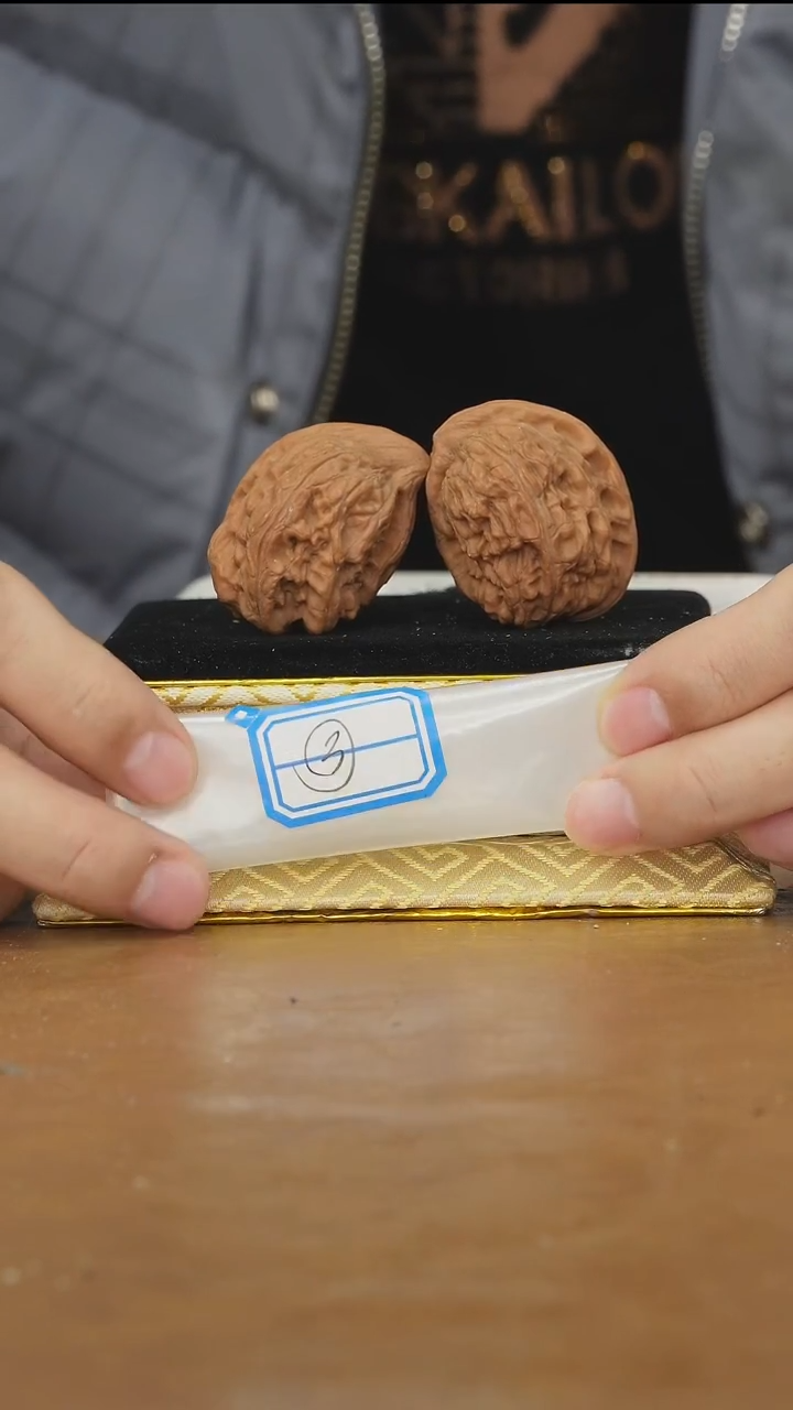 把件文玩核桃鸡心鹰嘴