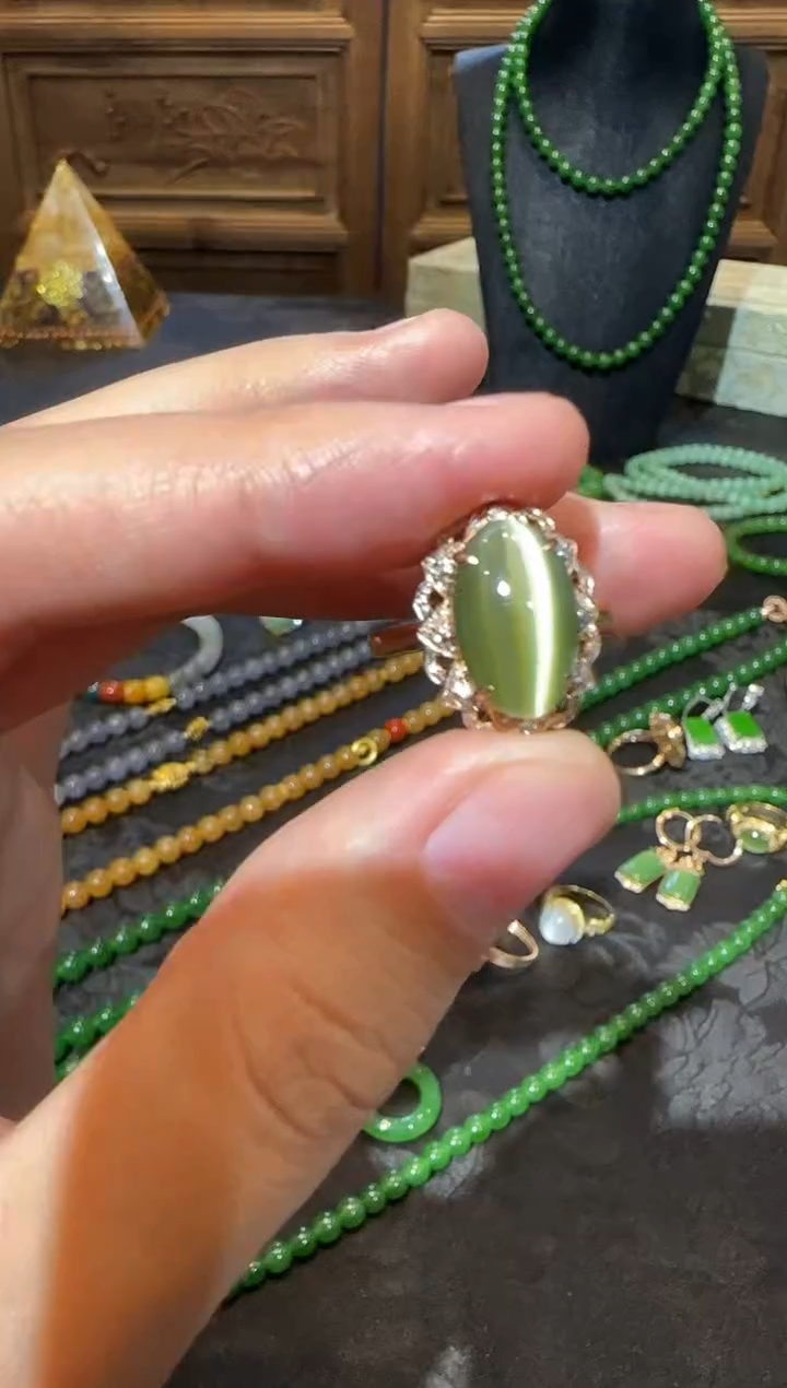 【闪购商品】和田玉戒指18K金镶嵌1