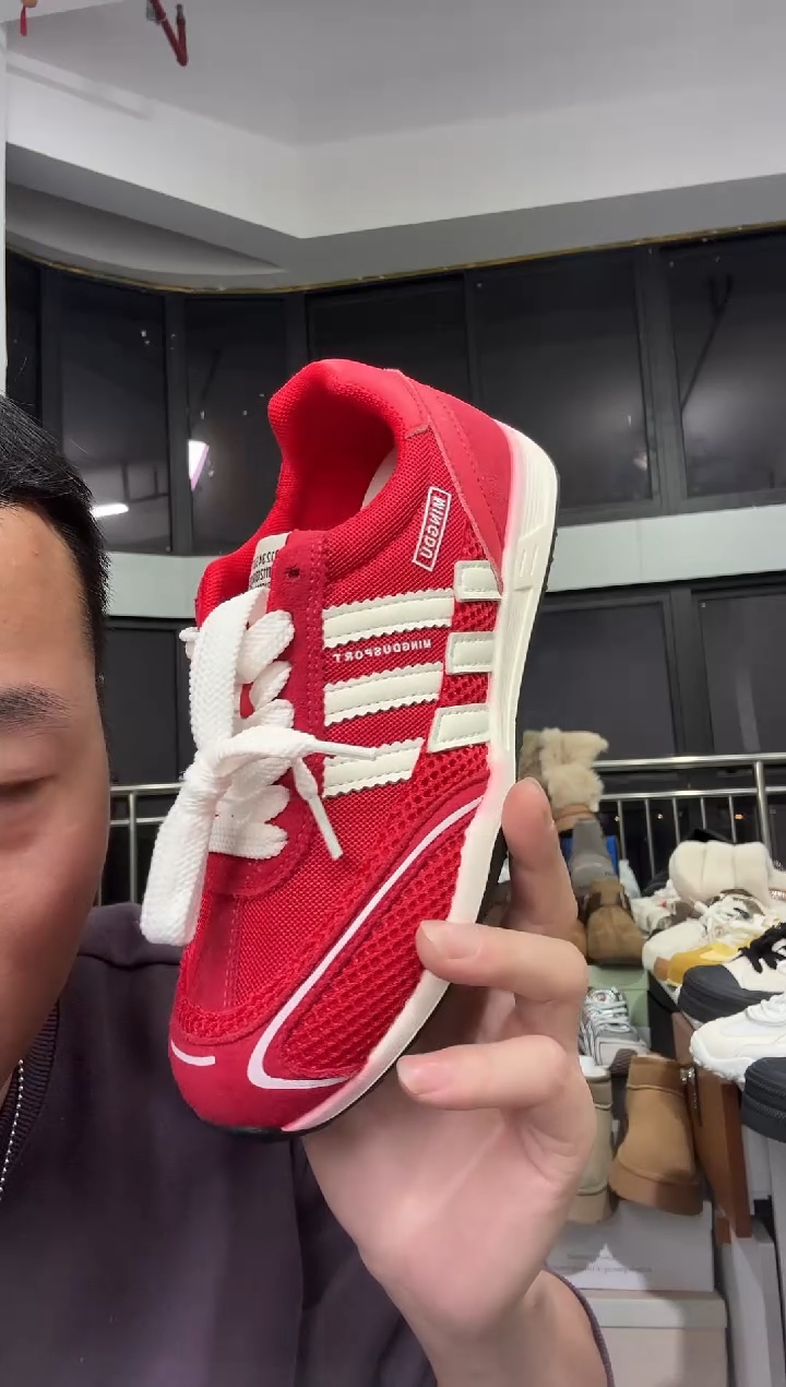 用****4红色白色三道杠38