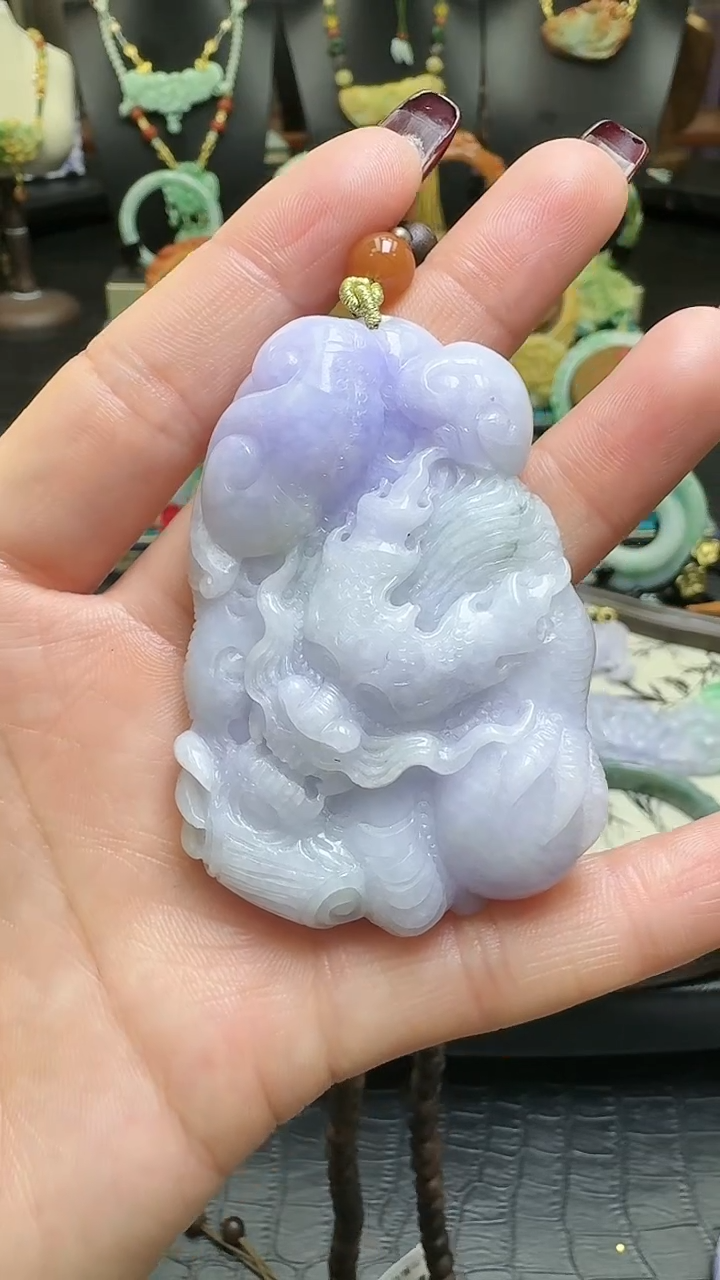 【闪购商品】翡翠颈饰未镶嵌龙牌