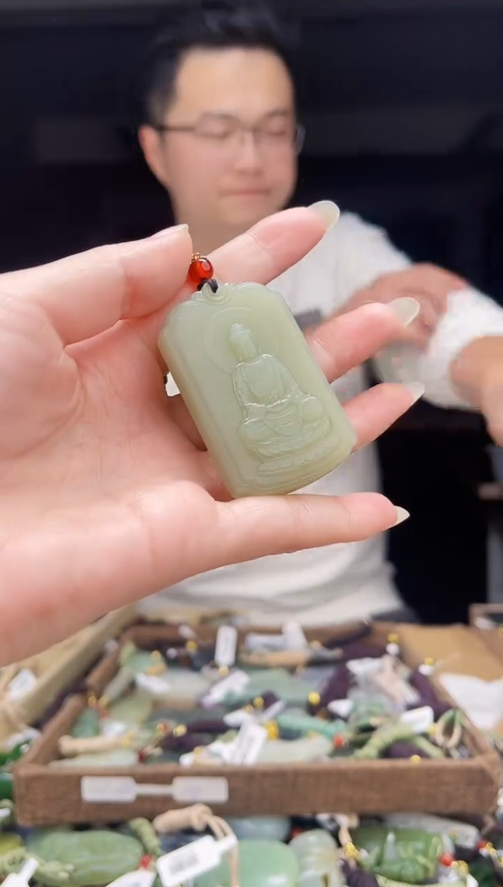 颈饰未镶嵌和田玉1
