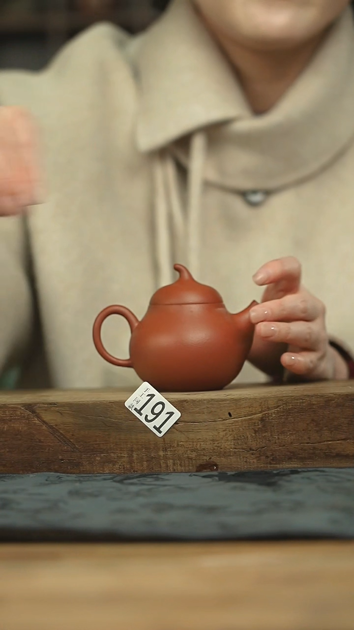 设计师手作款 紫砂小茶壶