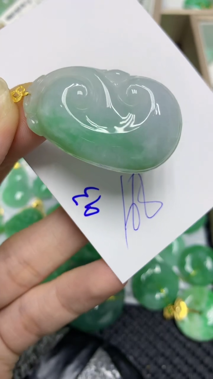 颈饰18K金镶嵌翡翠缅甸A货翡翠