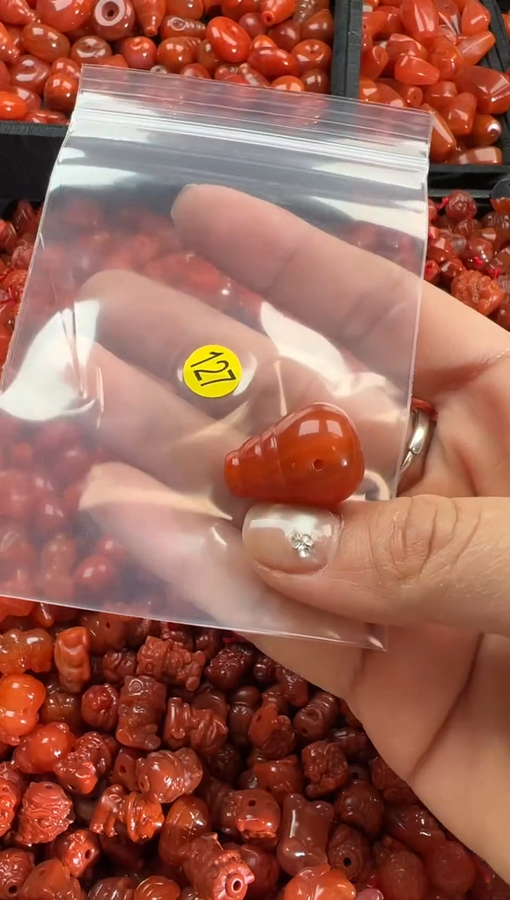【闪购商品】南红玛瑙颈饰未镶嵌1