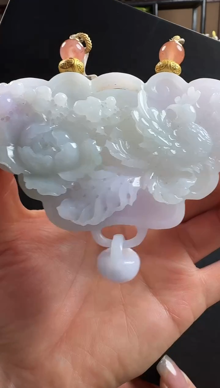 颈饰未镶嵌翡翠凤牌