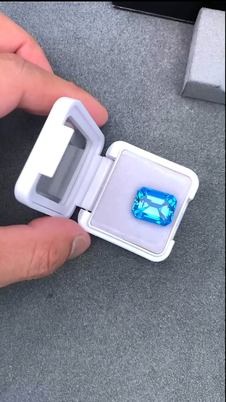 【闪购商品】托帕石裸石未镶嵌20.22克拉