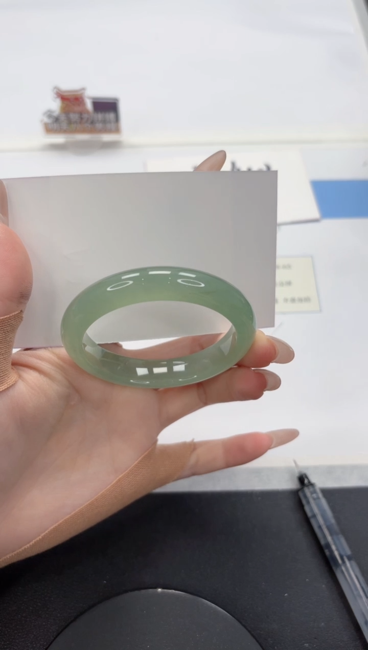 【闪购商品】石英质玉手镯未镶嵌A147-51.6