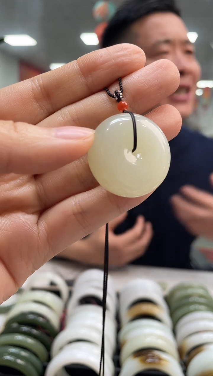 和田玉未镶嵌颈饰于阗老坑平安扣吊坠随机发一件