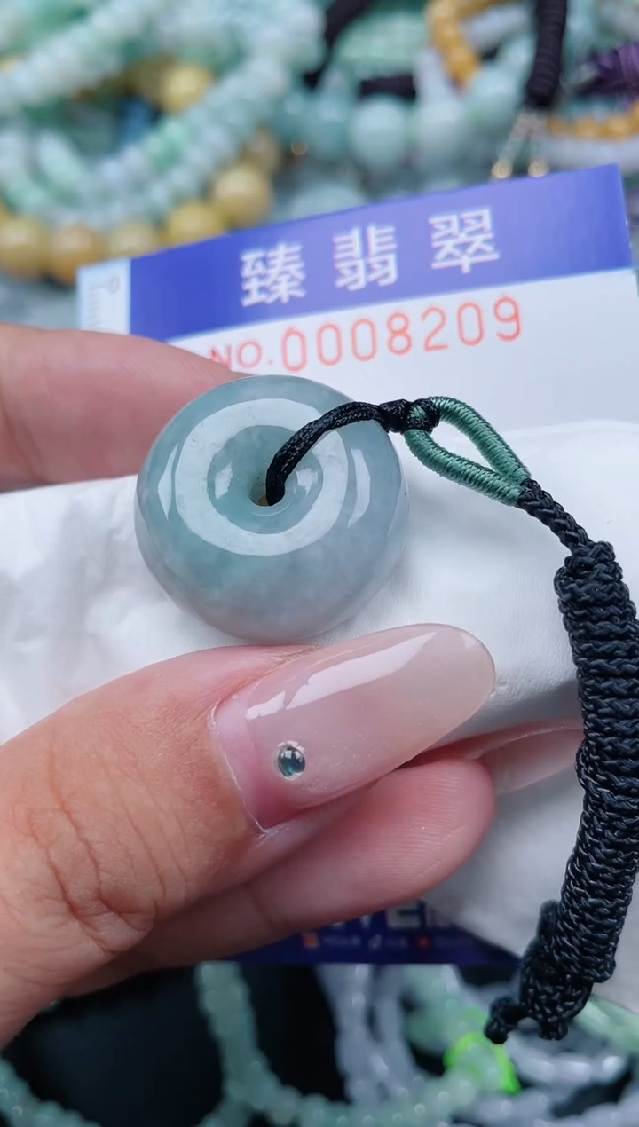 翡翠未镶嵌颈饰.0008209