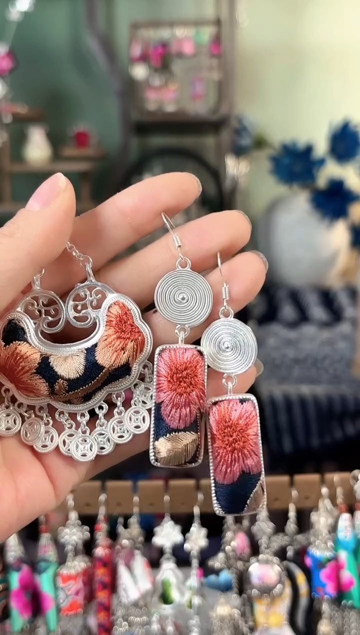 彩云南阁非遗老绣饰品756*