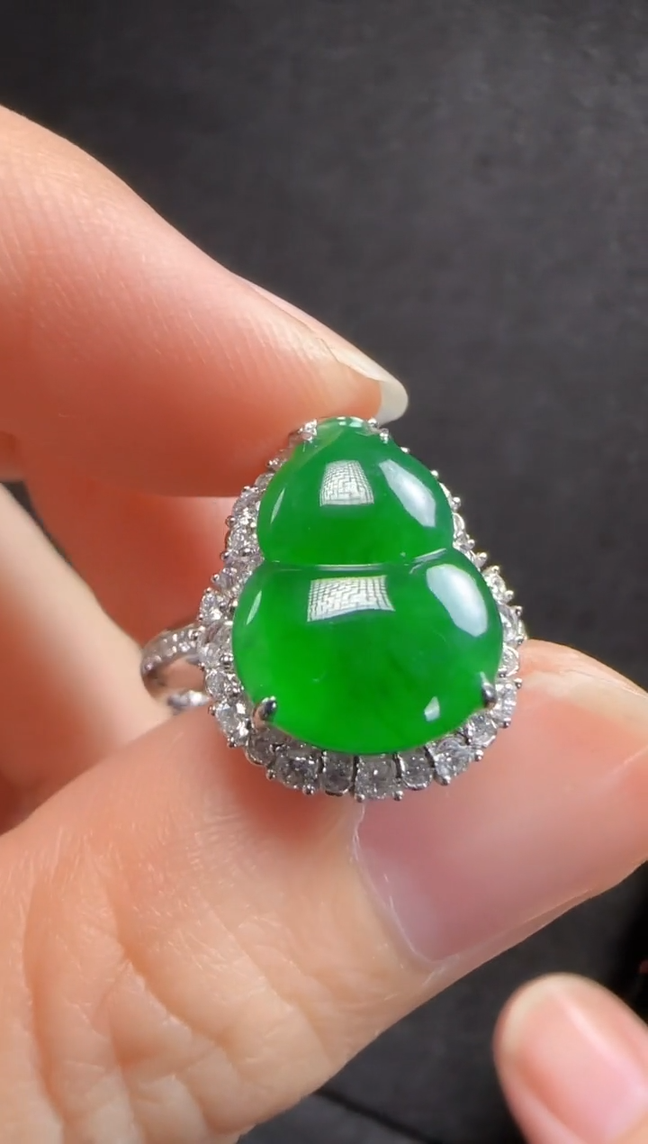 【闪购商品】翡翠戒指18K金镶嵌538葫芦一枚