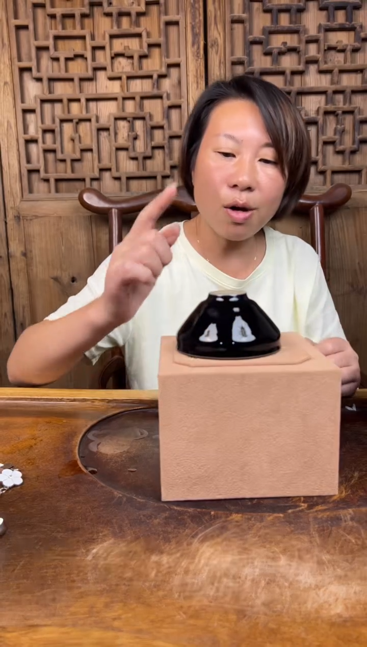 茶盏科研院院长杨飞燕4