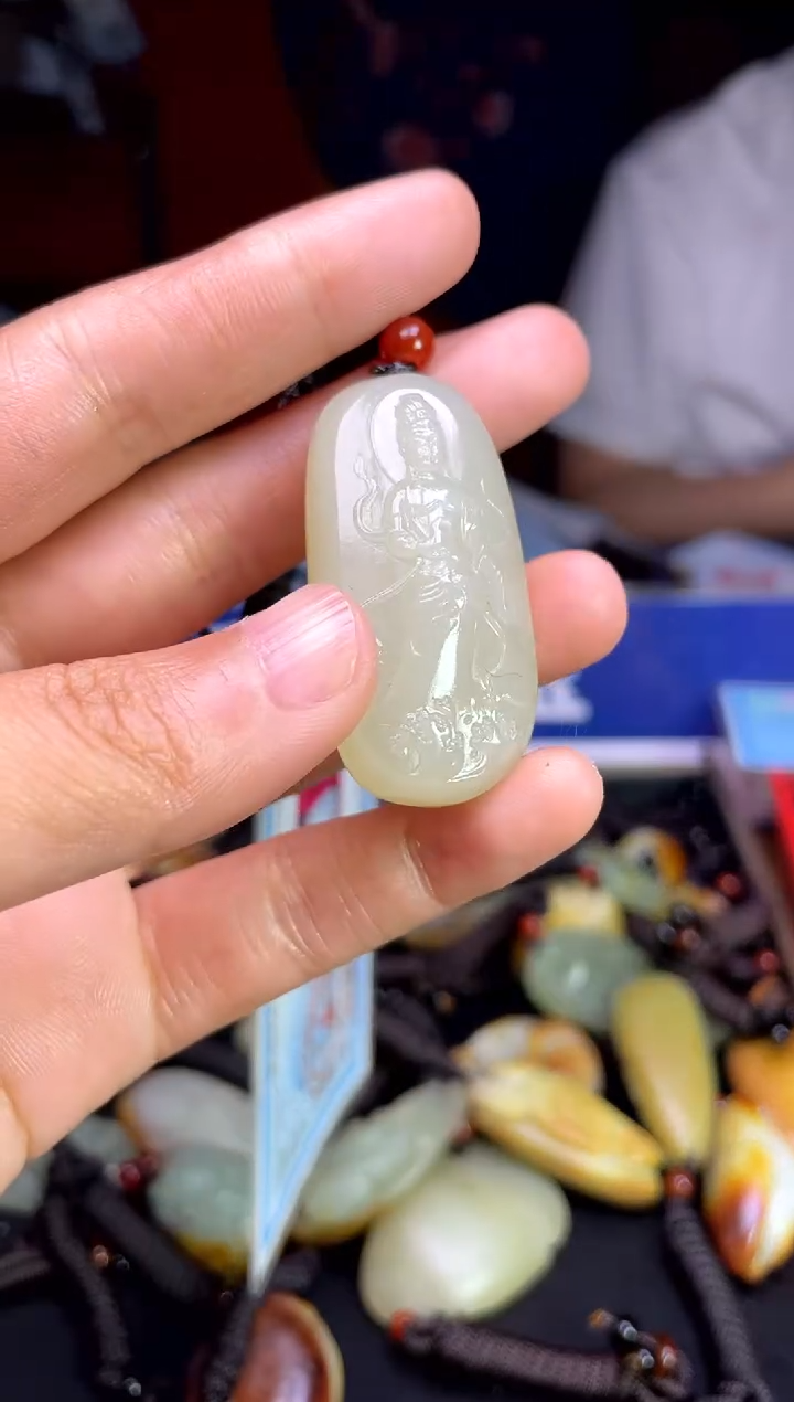 和田玉未镶嵌颈饰1