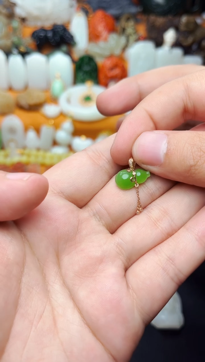 【闪购商品】和田玉颈饰18K金镶嵌葫芦01