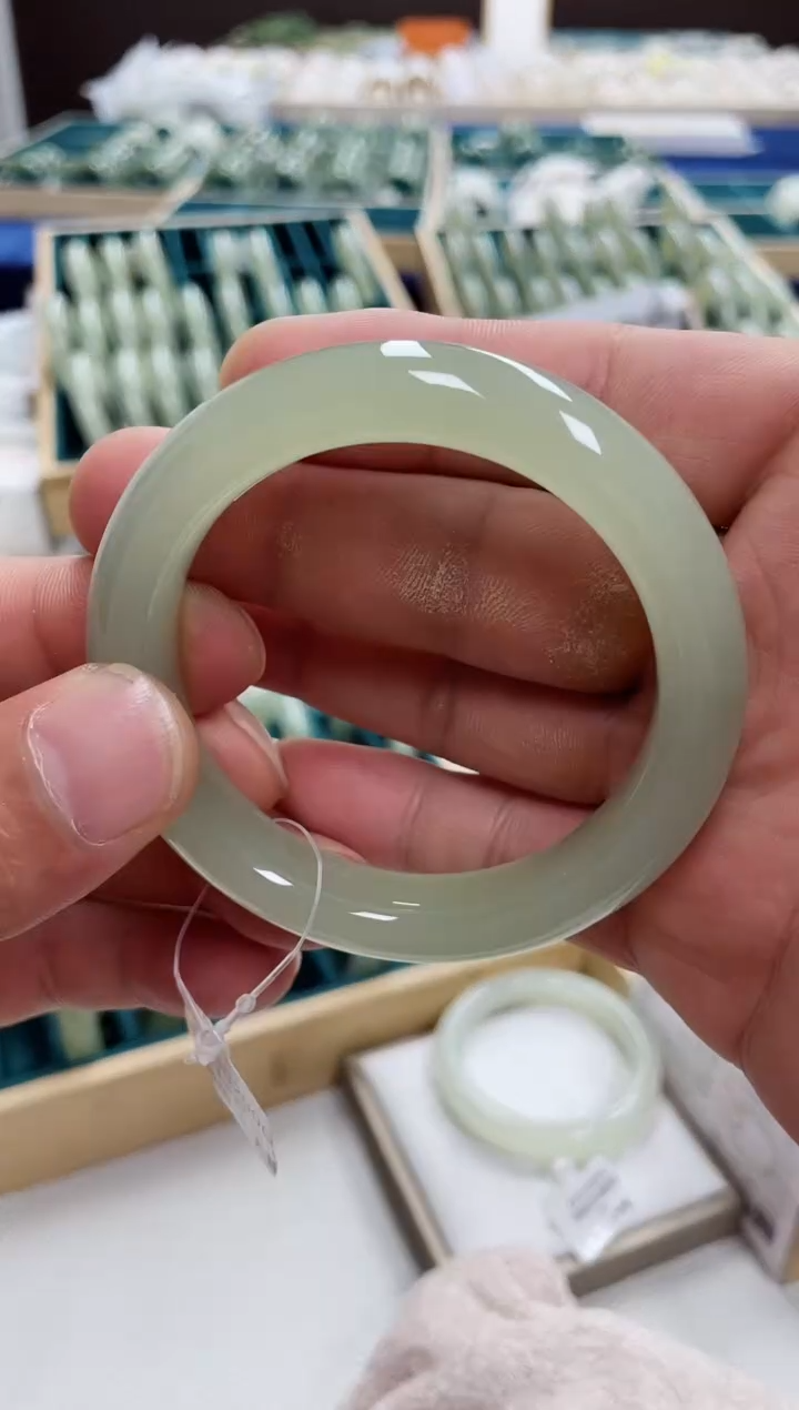 和田玉手镯未镶嵌李*和田玉手镯