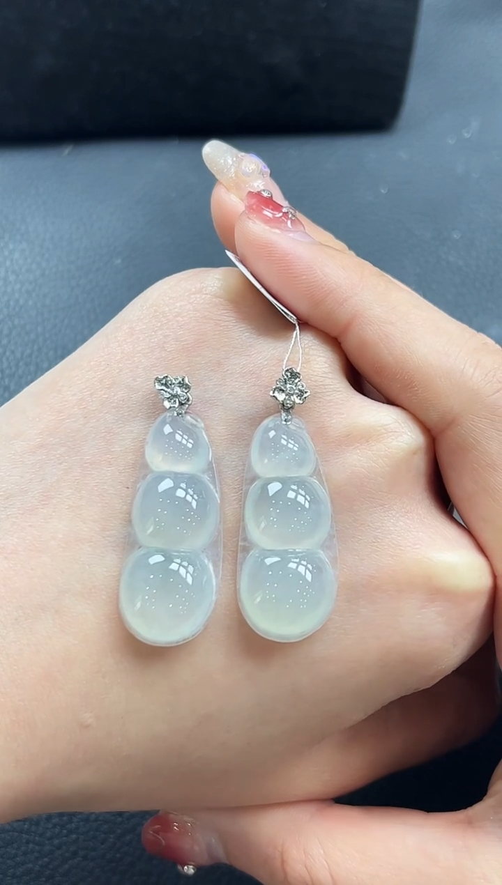 【闪购商品】翡翠颈饰18K金镶嵌冰豆豆多样性发1件