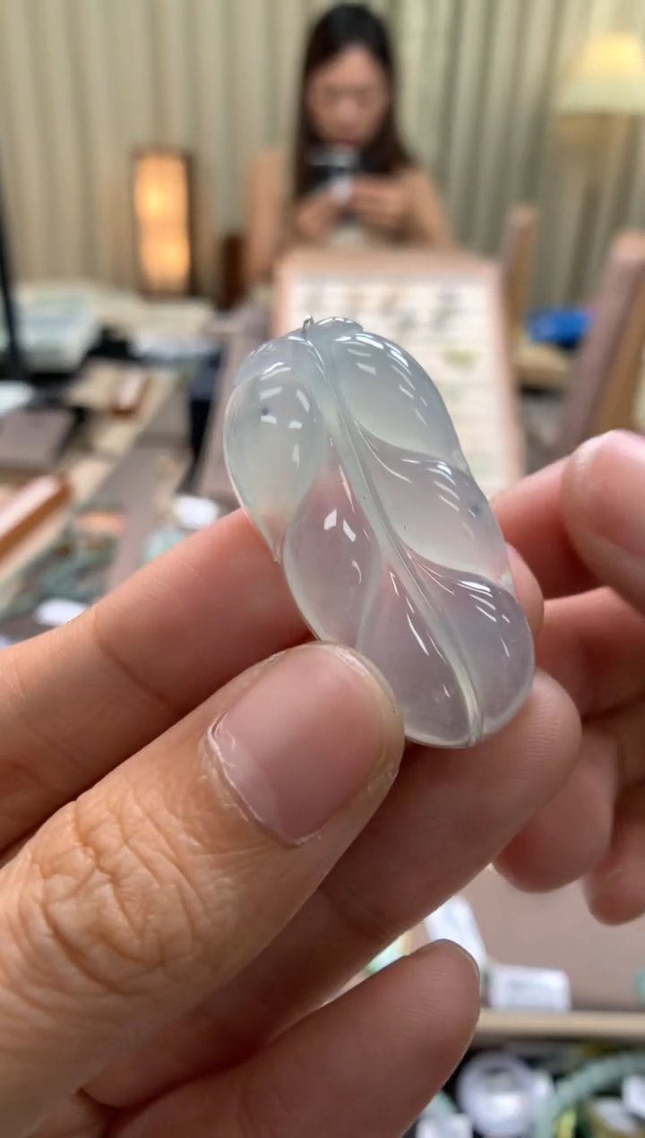 翡翠未镶嵌颈饰叶子