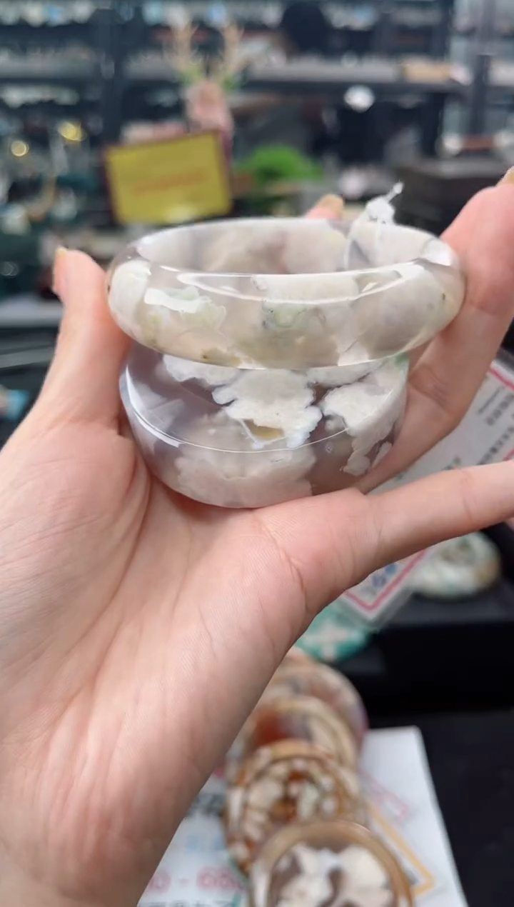 【闪购商品】石英质玉手镯未镶嵌61圈口（赠品镯心）3931376