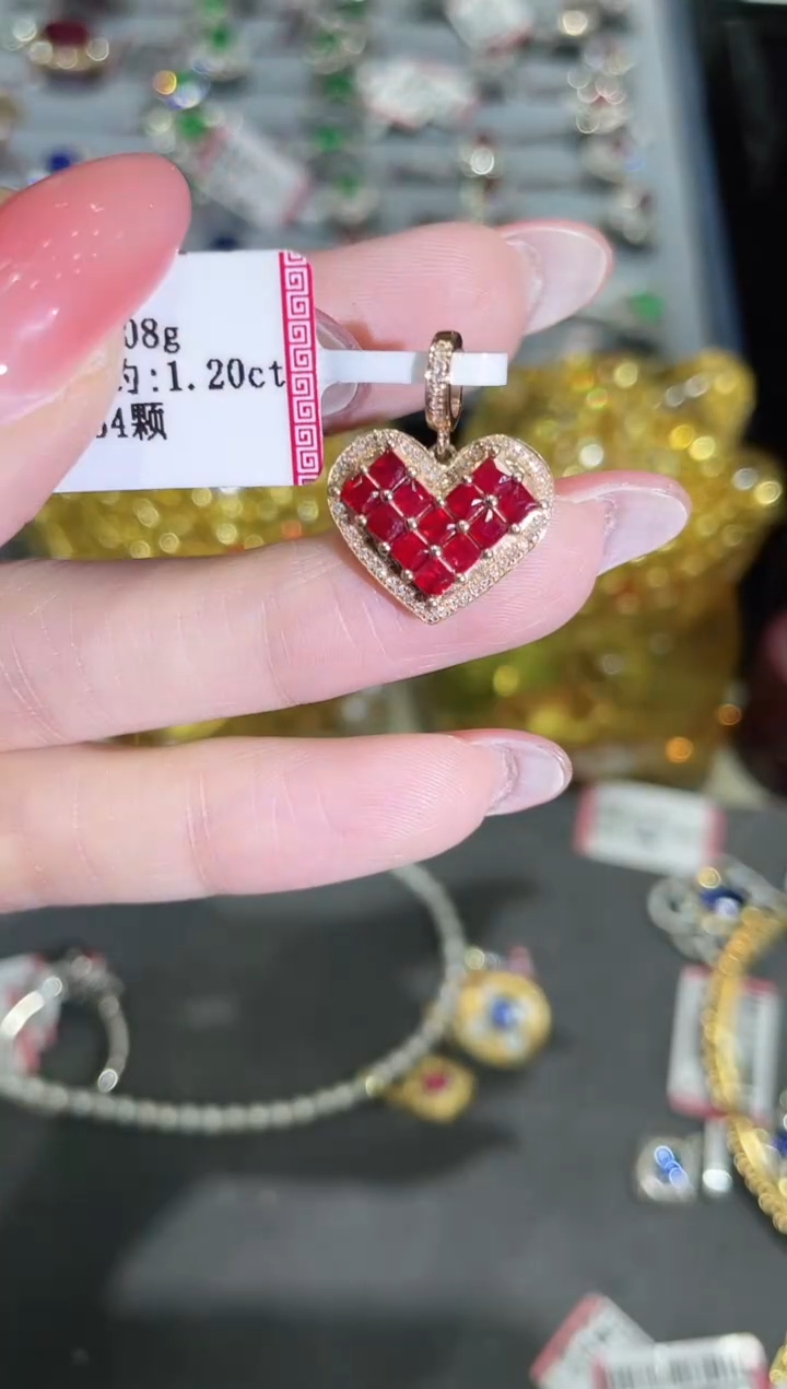 18K金镶嵌吊坠红宝石吊坠