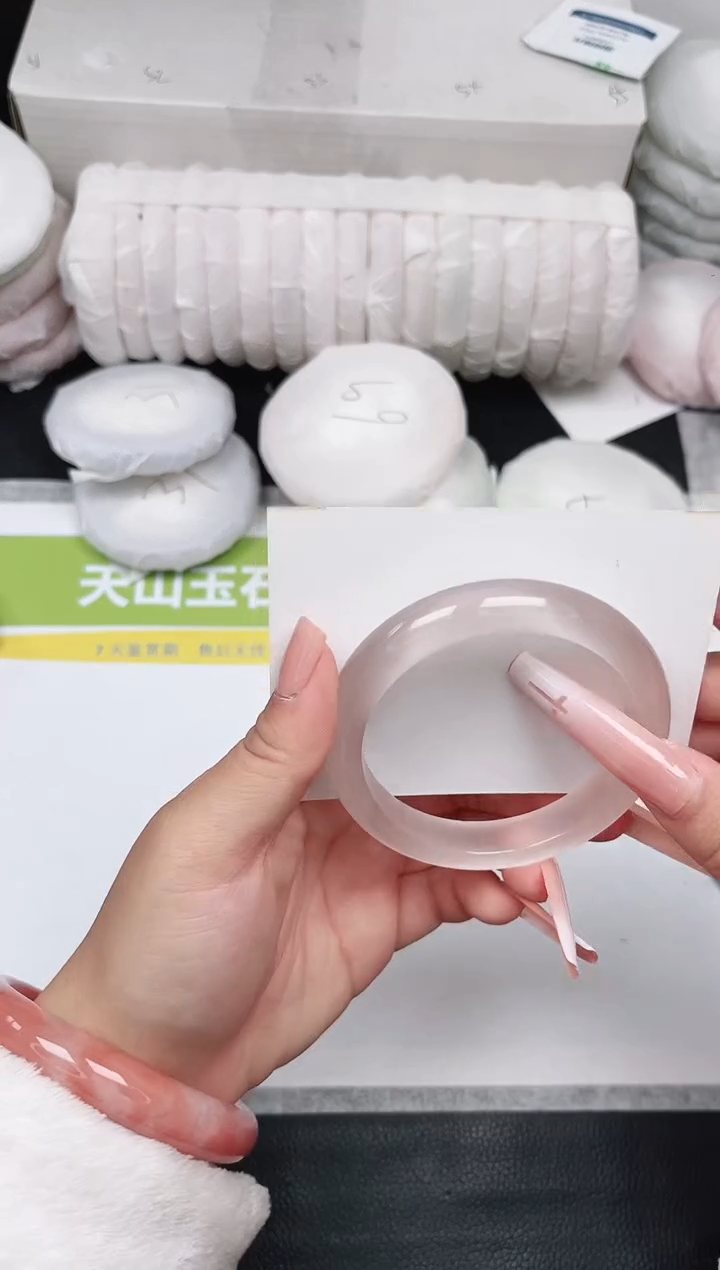 未镶嵌手镯石英质玉130-56