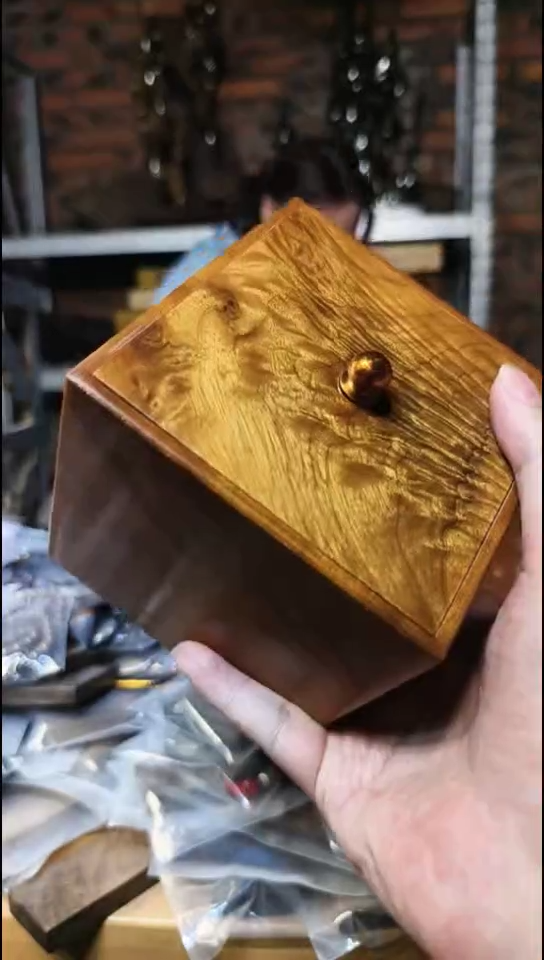 金丝楠      茶叶罐