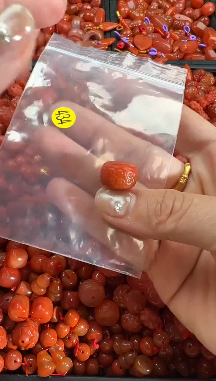 【闪购商品】南红玛瑙颈饰未镶嵌1