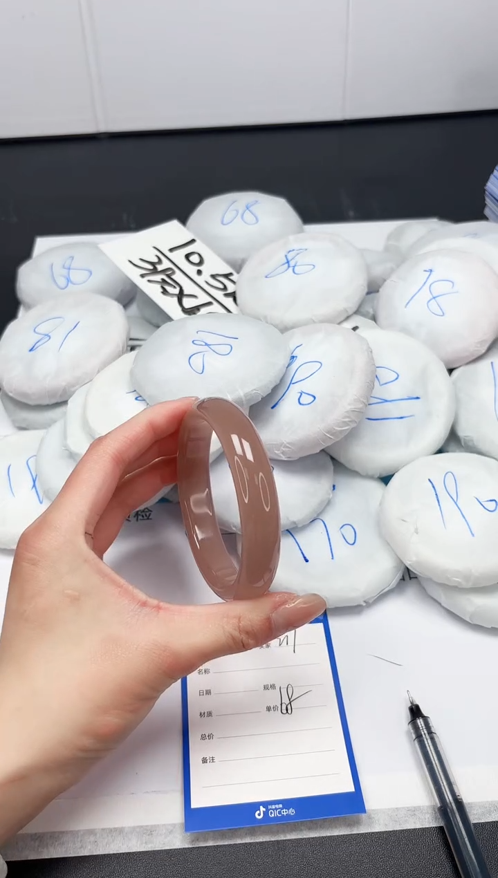 【闪购商品】石英质玉手镯未镶嵌A217-64.5