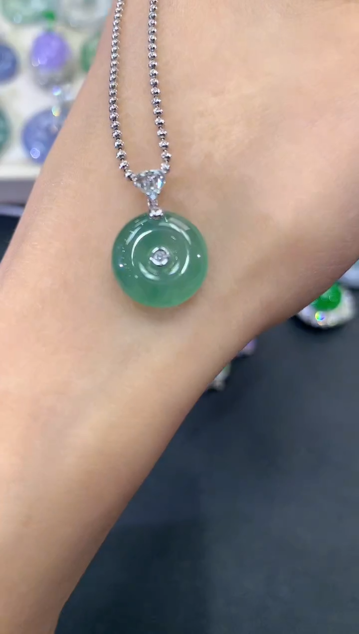 【闪购商品】翡翠吊坠(不含链)18K金镶嵌a35多样性一件发货