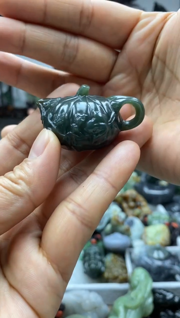 和田玉未镶嵌把件1