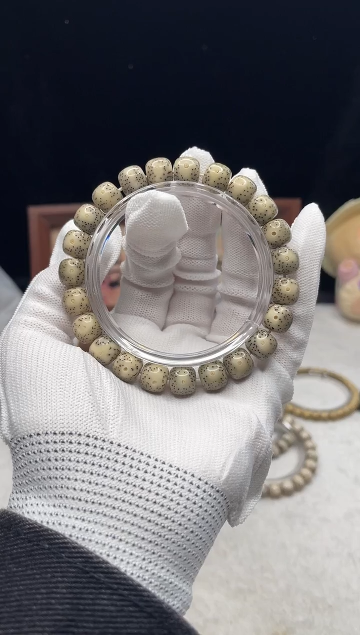 手串星月菩提B12 10X9单圈 E02