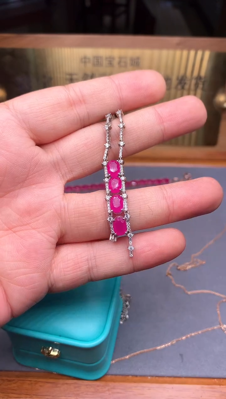 【闪购商品】红宝石颈饰银S925镶嵌........
