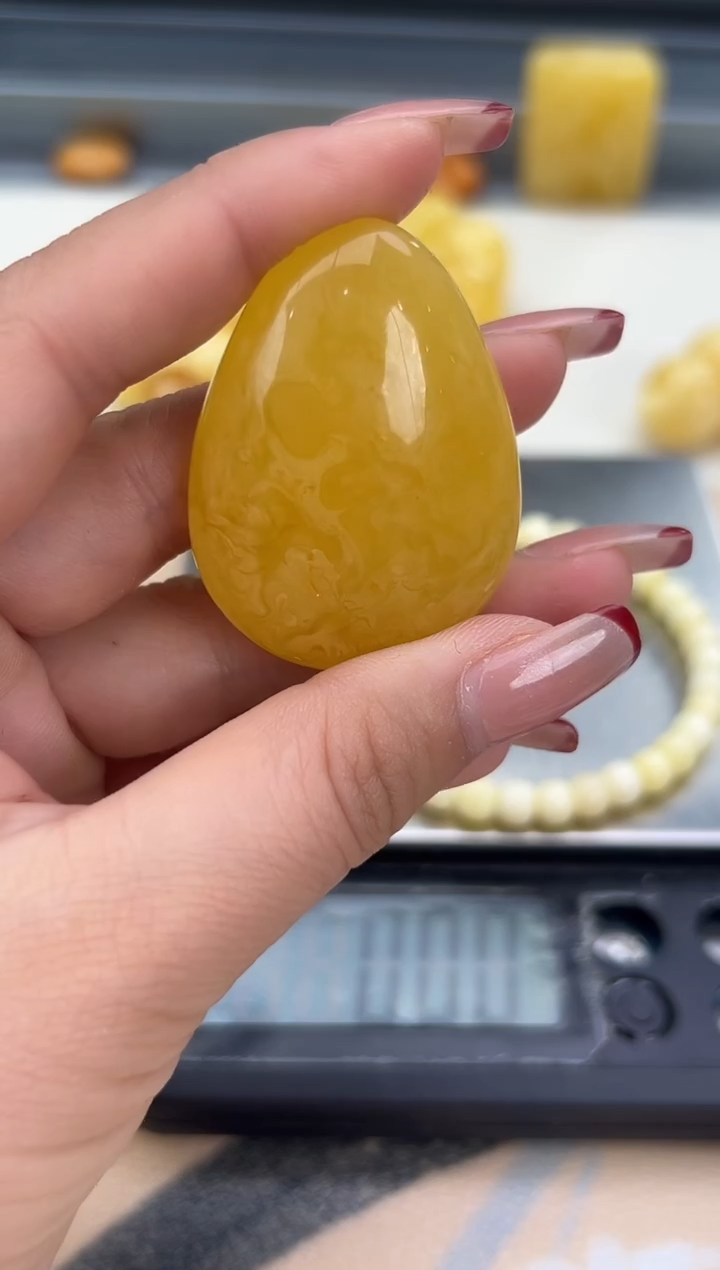 【闪购商品】琥珀裸石未镶嵌蜜蜡吊坠