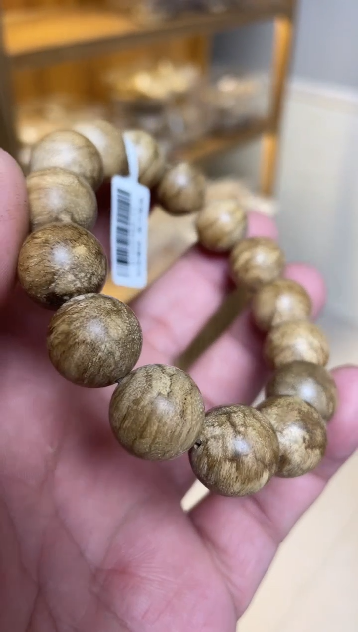 【闪购商品】沉香手串菩萨棋圆珠单圈蚁漏1.5多样性发其一