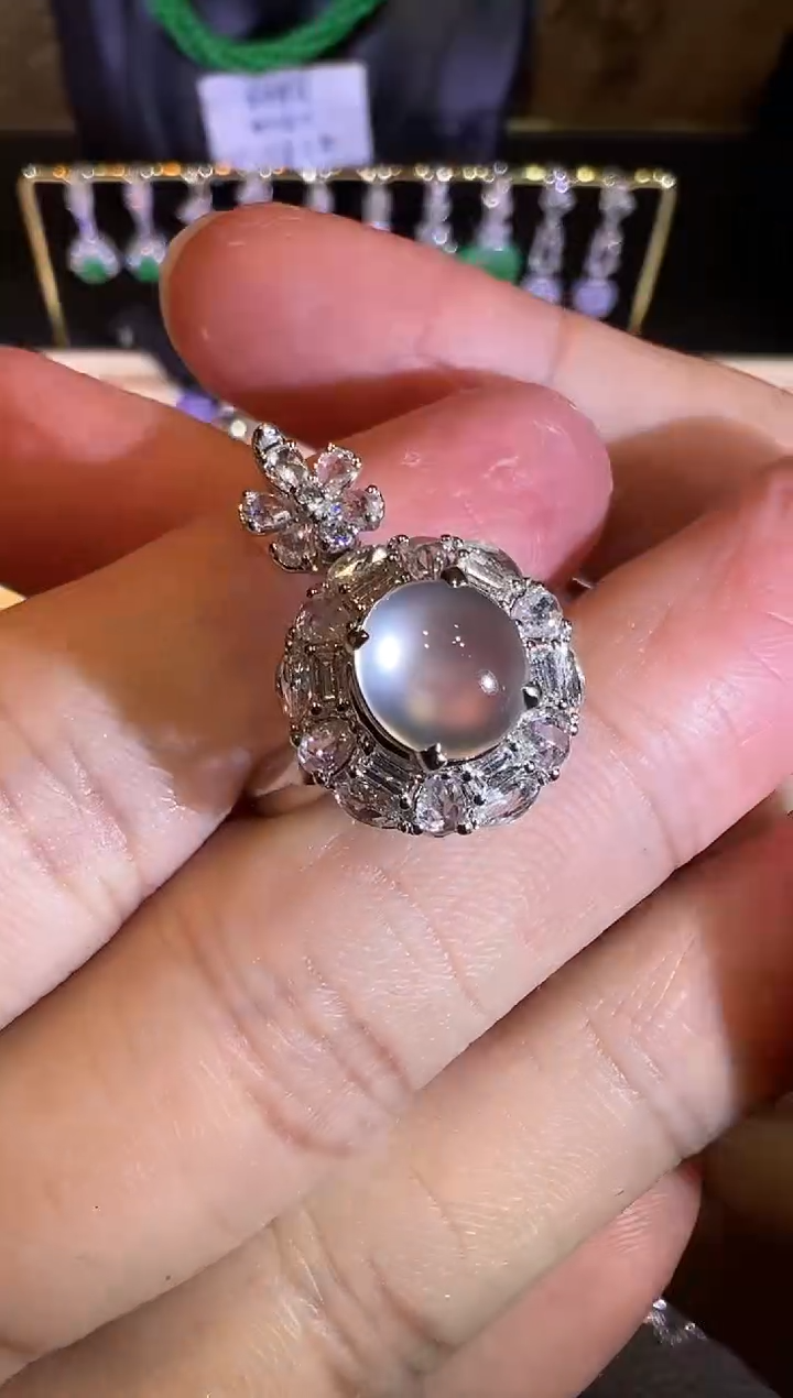 【闪购商品】翡翠吊坠(赠链)18K金镶嵌玻璃种蛋面戒指吊坠两用