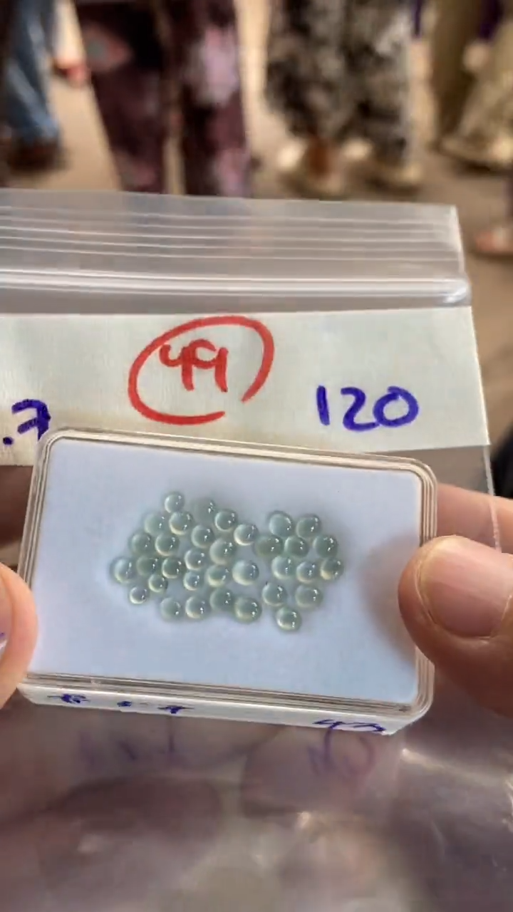 定制翡翠未镶嵌天然缅甸翡翠多样性