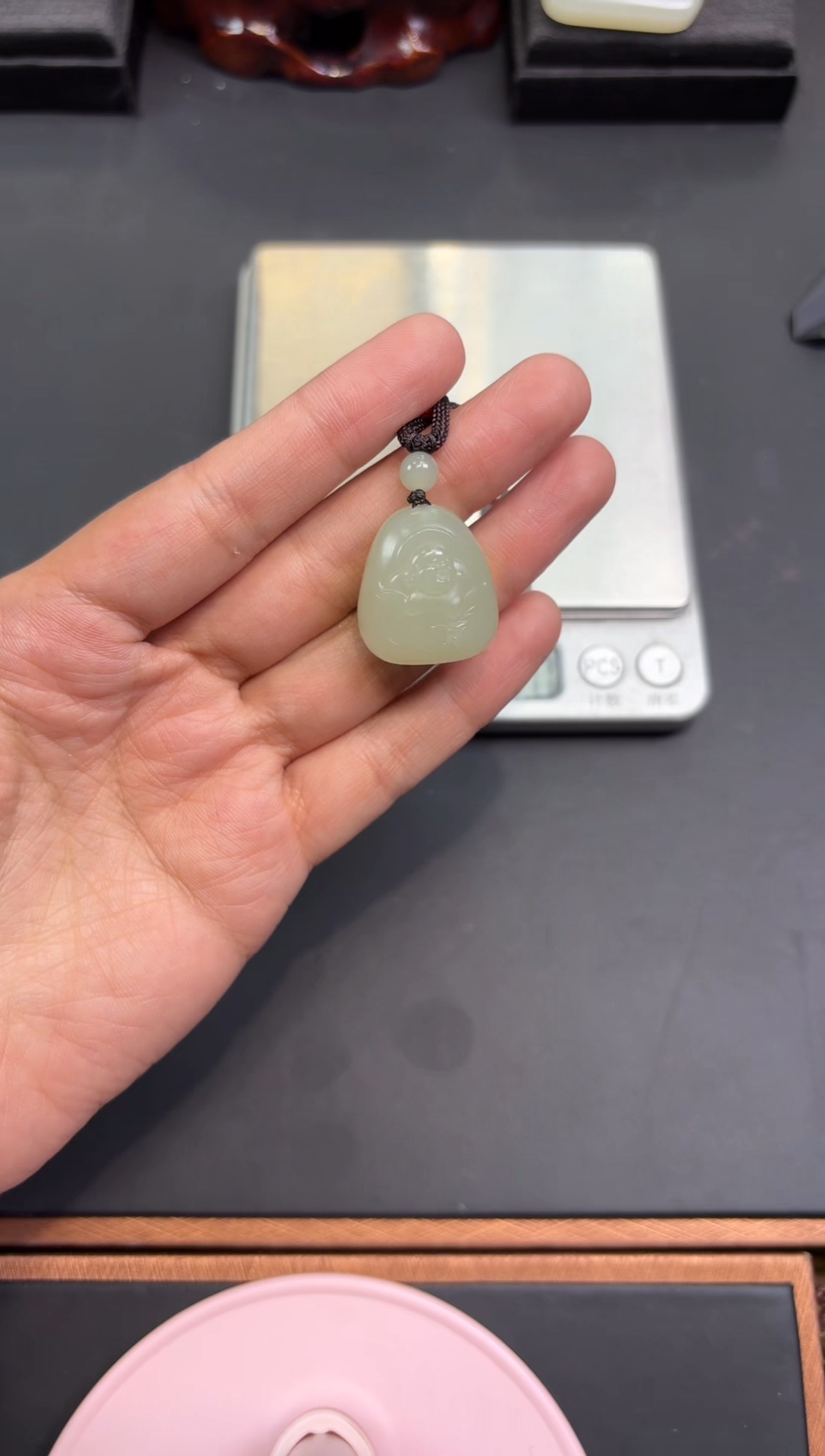 【闪购商品】和田玉吊坠(赠链)未镶嵌且末微色差迪克兰吊坠