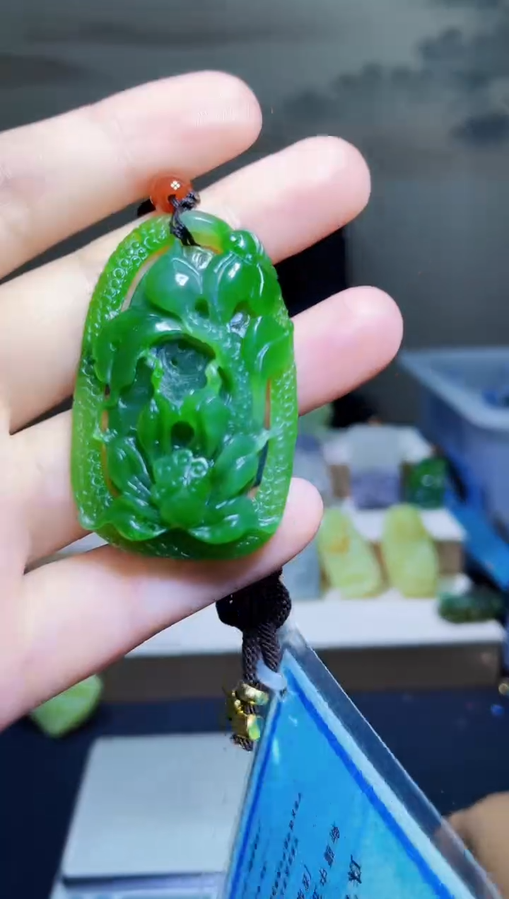 颈饰未镶嵌和田玉1