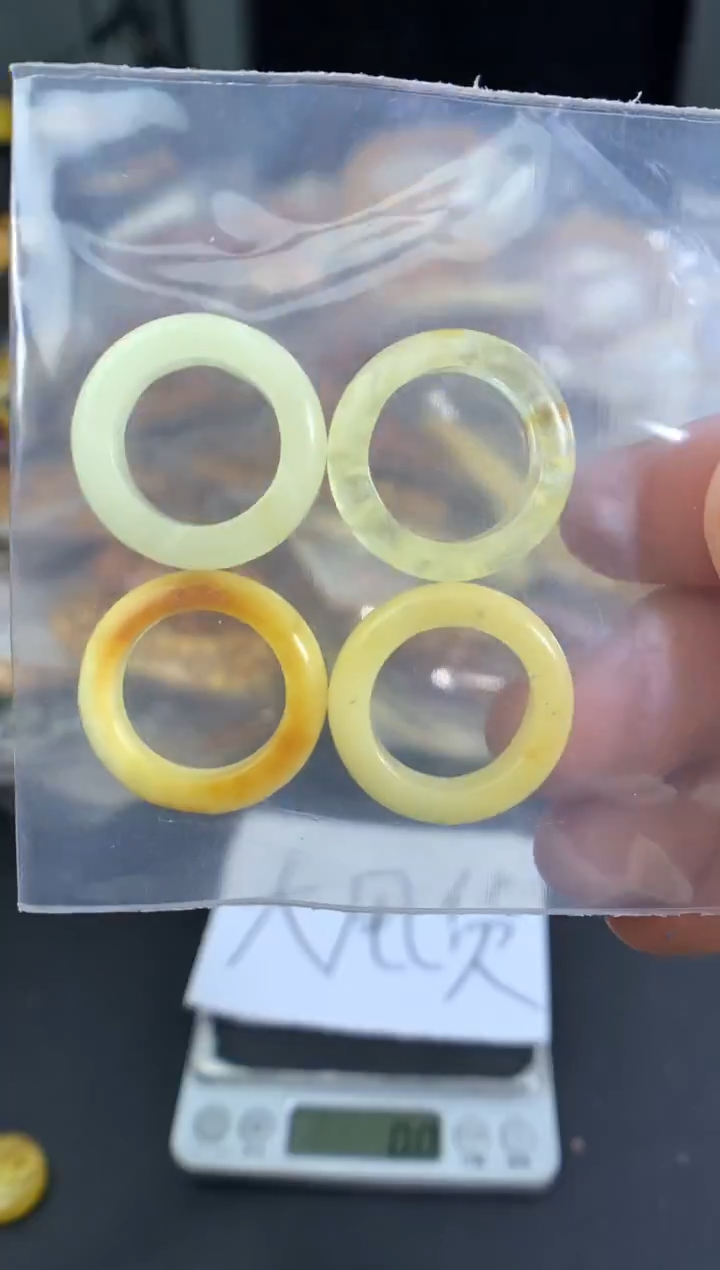 蜜蜡未镶嵌珠宝奇石多样性发一件