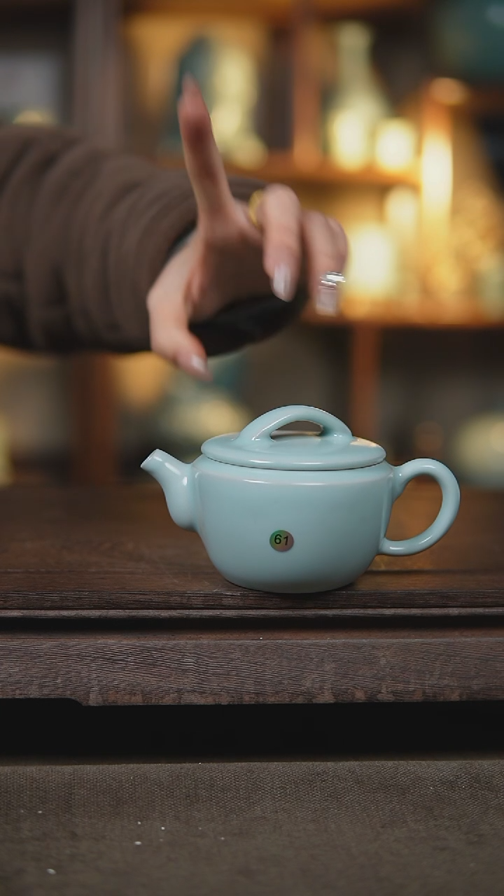 【闪购商品】杯仿古月白精工汉瓦壶大瑕61