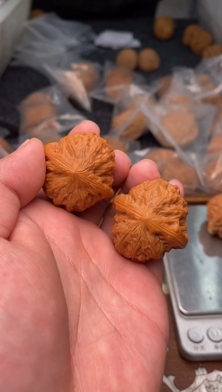 【闪购商品】文玩核桃把件G93号36尺铁锤