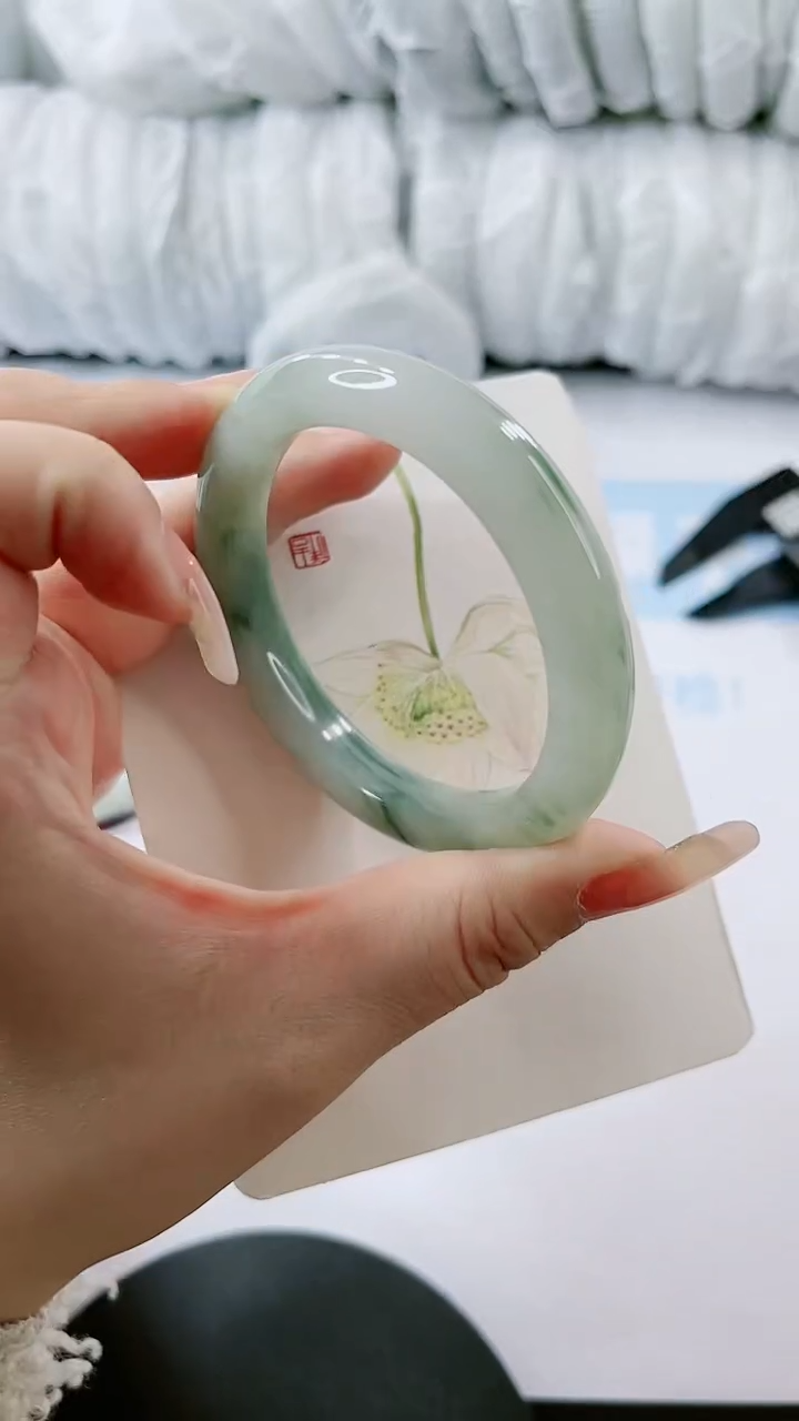 【闪购商品】石英质玉手镯未镶嵌多样性发货L592