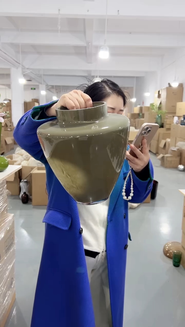 【闪购商品】玻璃花伴你花瓶微瑕-12V1