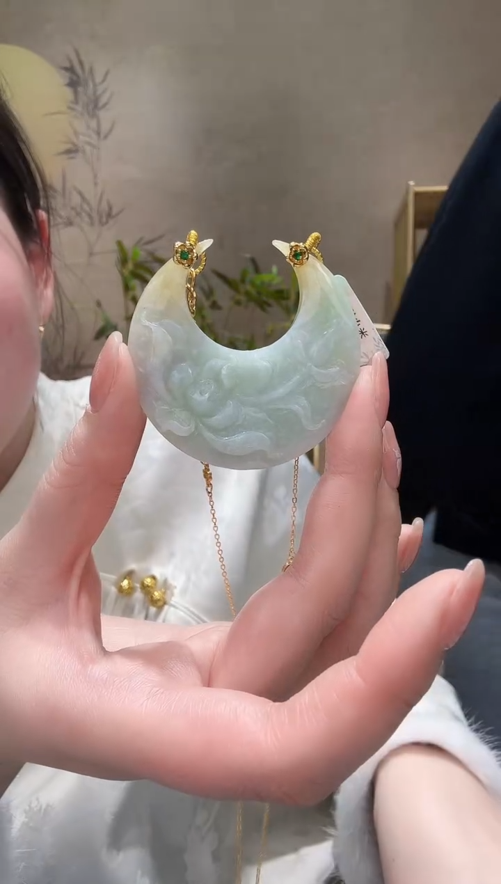 【闪购商品】翡翠颈饰未镶嵌吊坠