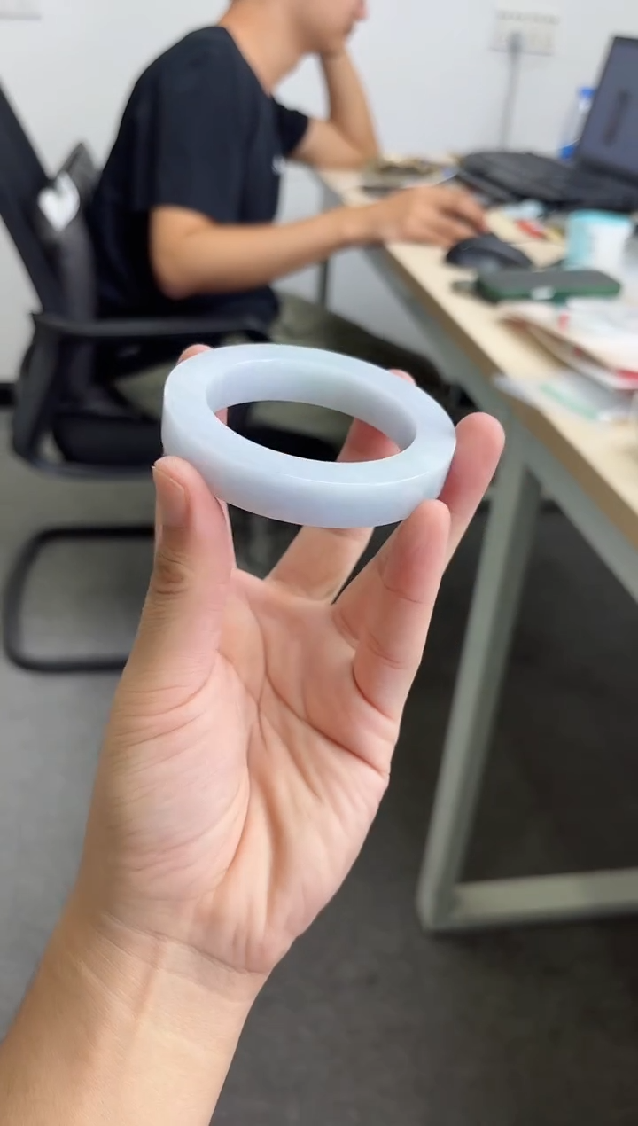 未镶嵌手镯定制翡翠手镯