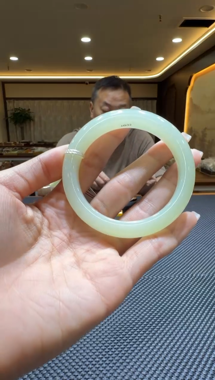 颈饰未镶嵌和田玉手镯57