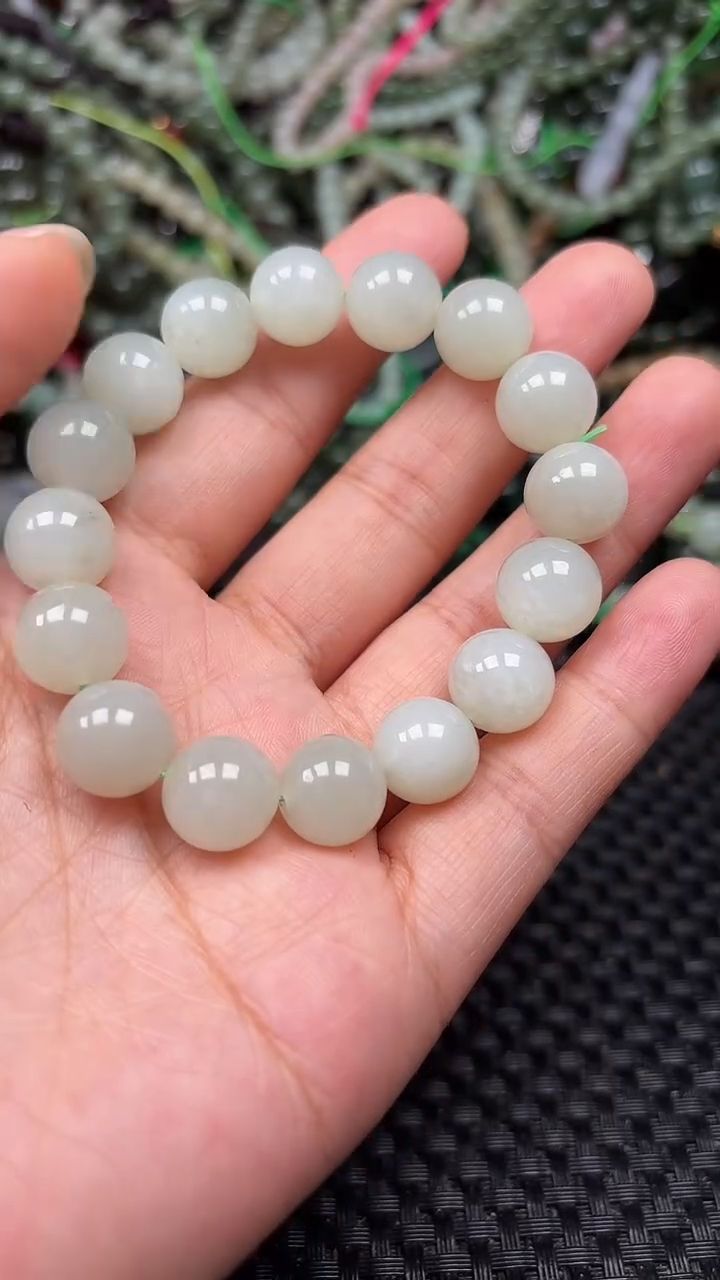 和田玉未镶嵌颈饰1